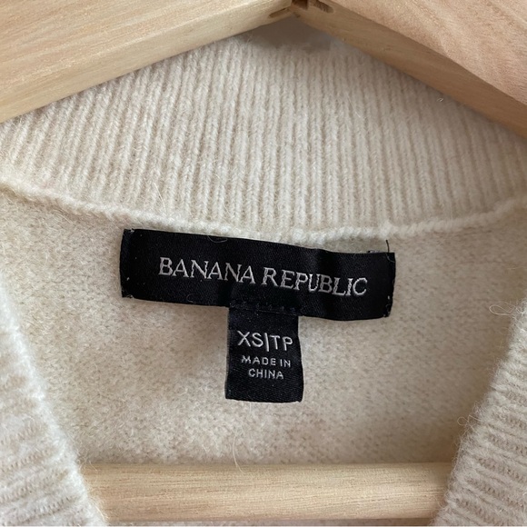 🍂fall drop🍂 Puff Sleeve sweater Banana Republic - Picture 3 of 5